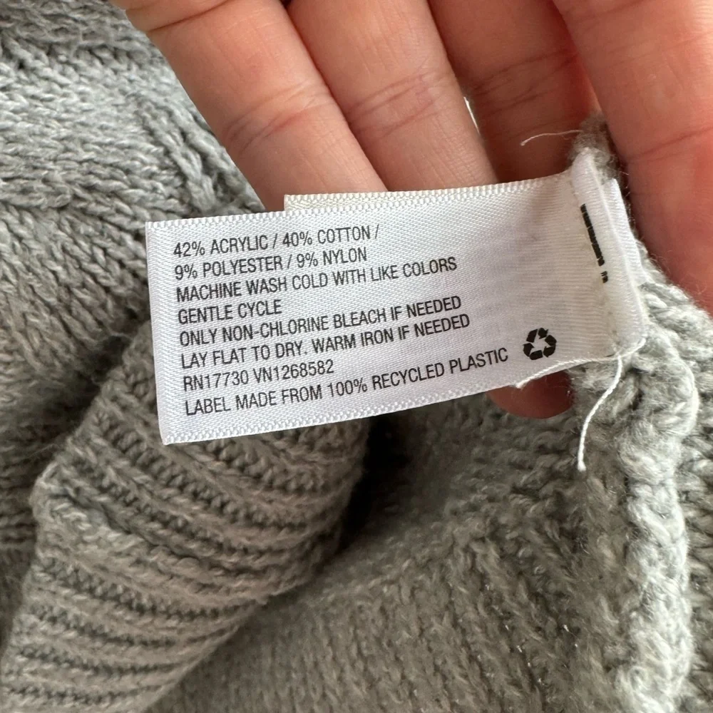 A. New. Day. Cable Knit Sweater Block Coloring White Grey Crew Neck Size Medium - Picture 8 of 9